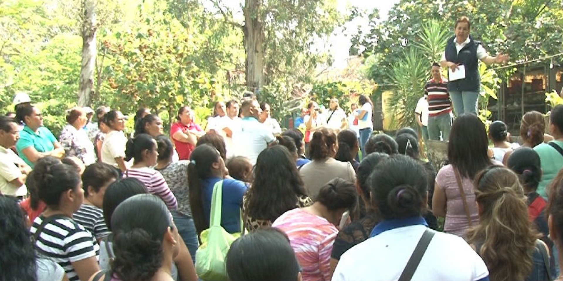 Protestan en IEBEM y centro INAH padres de familia de la escuela 'Emiliano Zapata' de Tlaltizapán