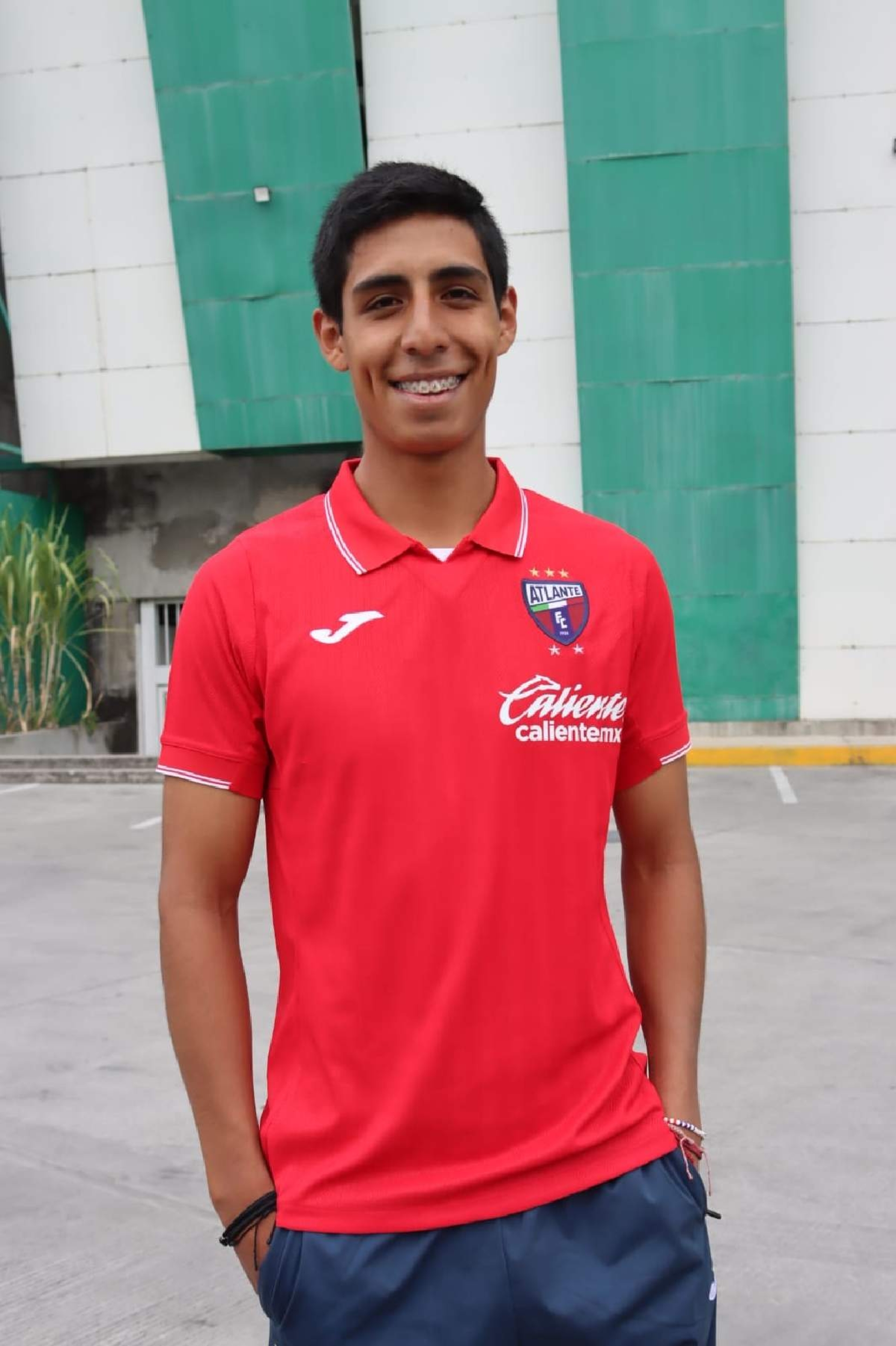 Siente gran orgullo por estar en el Atlante