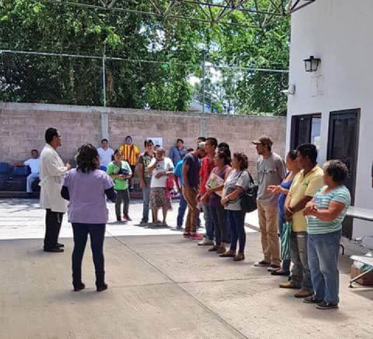Inoperantes, varios centros de salud del oriente tras sismo
