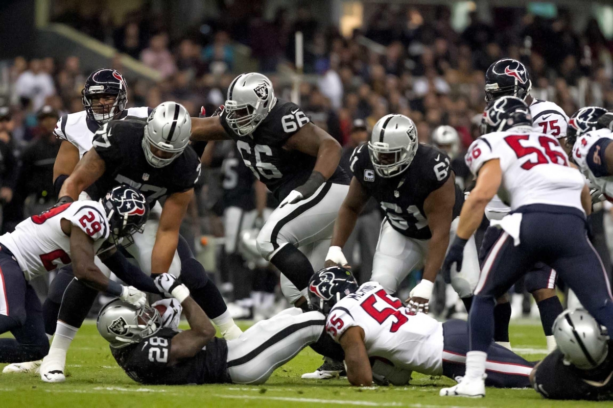 Raiders vencen a Texanos 27-20