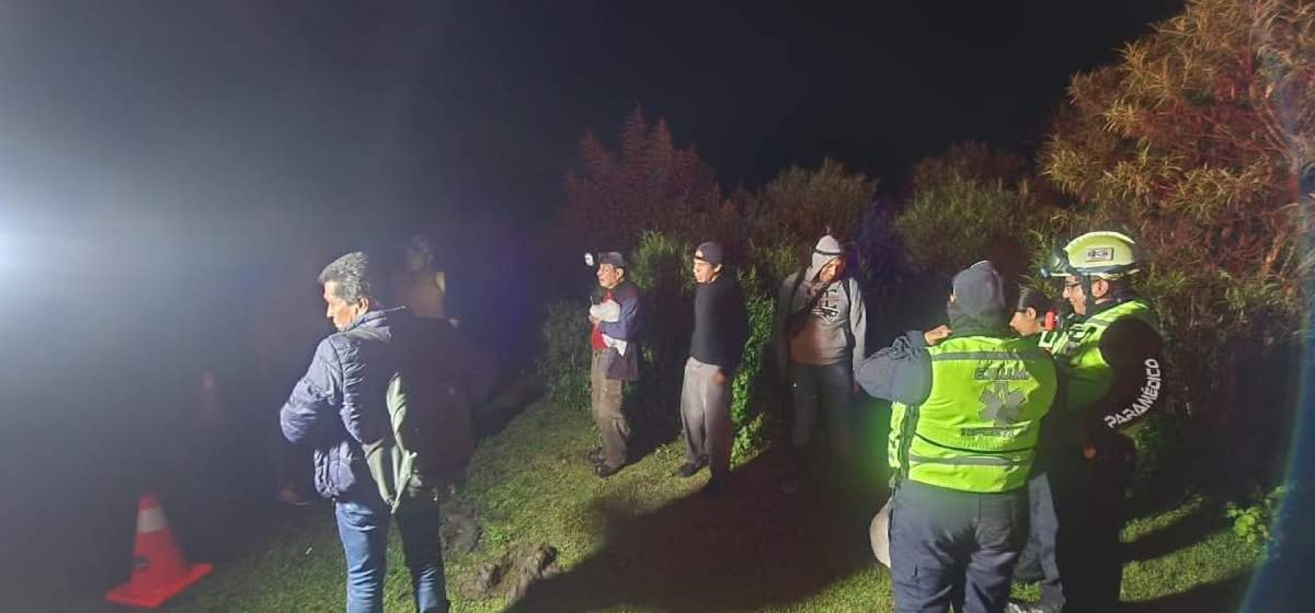 Rescatan a dos personas extraviadas en cerros de Tepoztlán