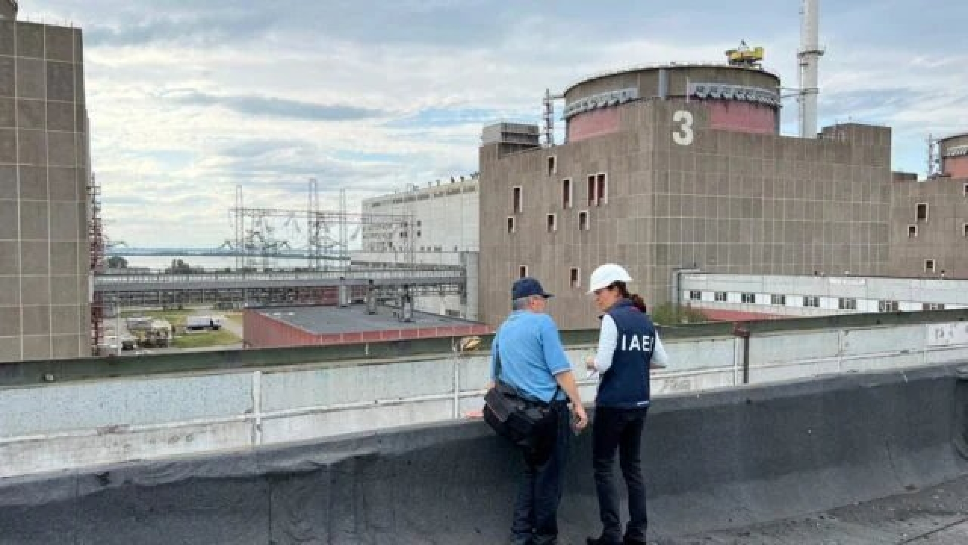 Ataques a central de Zaporiyia elevan riesgo nuclear, advierte OIEA