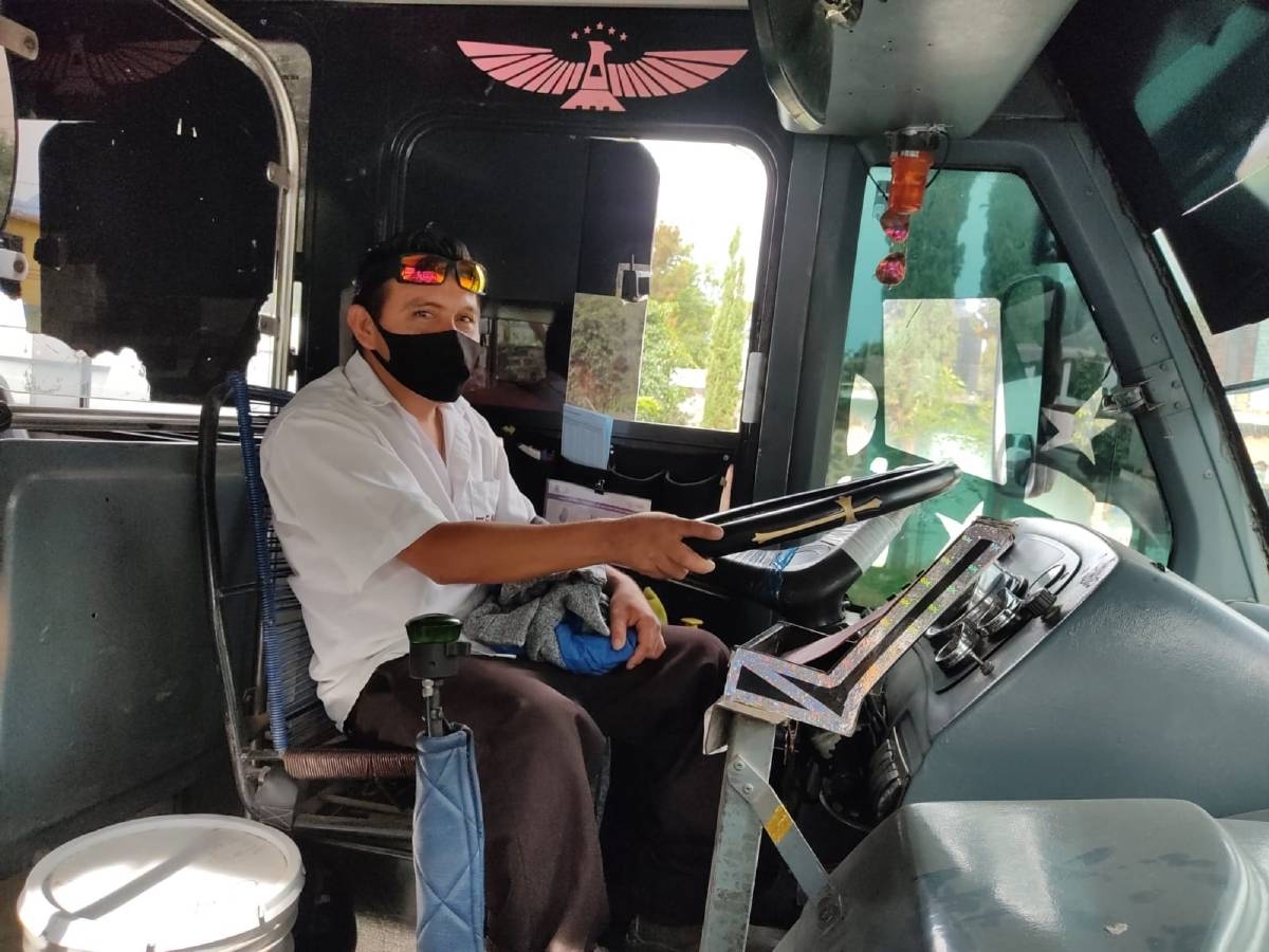 Tiene miedo de un contagio, pero la necesidad lo obliga a trabajar