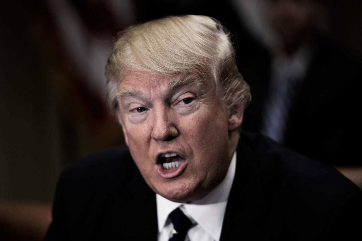 Trump pide a FBI encontrar a quienes filtran información