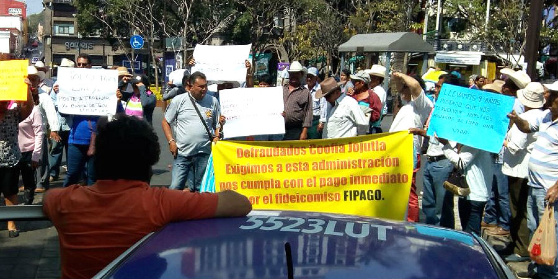 Se manifiestan defraudados por financiera Coofia, en Cuernavaca