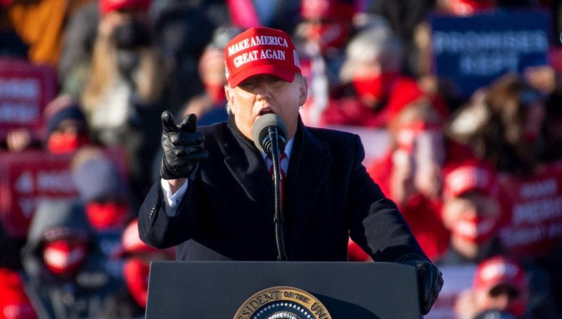 Donald Trump pide detener el conteo de votos