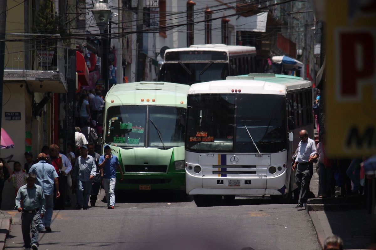 Ruteros rechazan proyecto de hacer de un solo carril calles del Centro