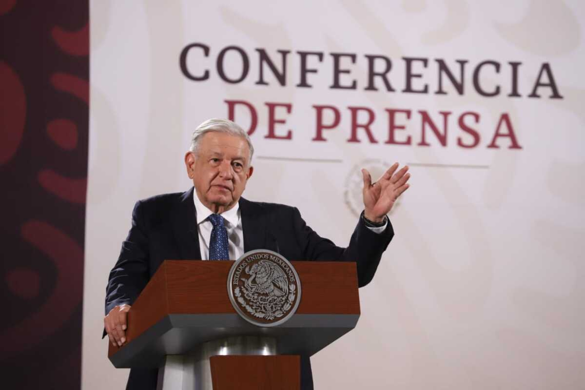AMLO celebra gabinete de Sheinbaum; 'son muy buenos todos'