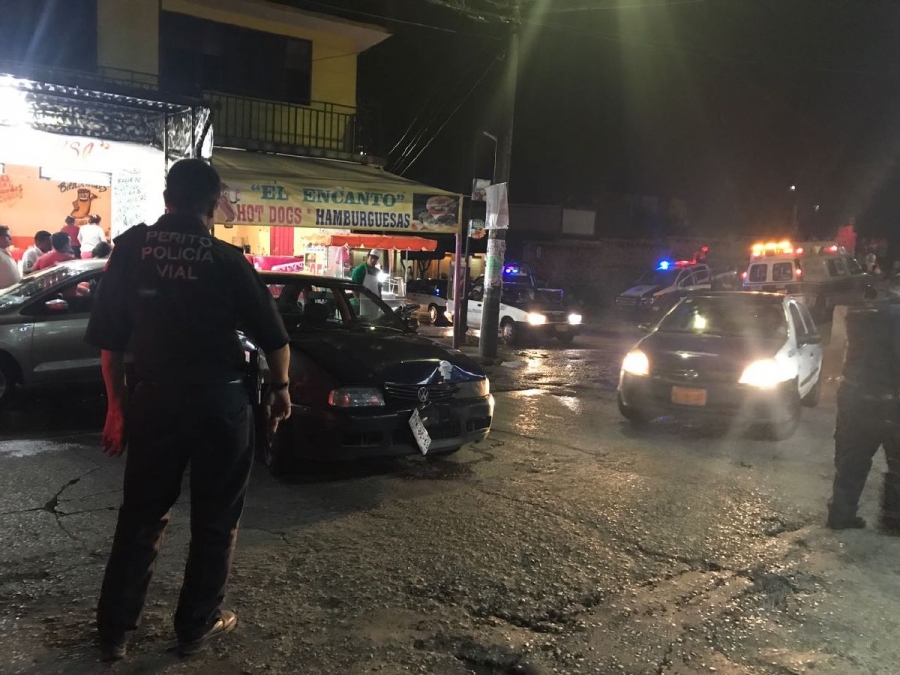 Arrestan a una mujer y a un hombre tras un choque
