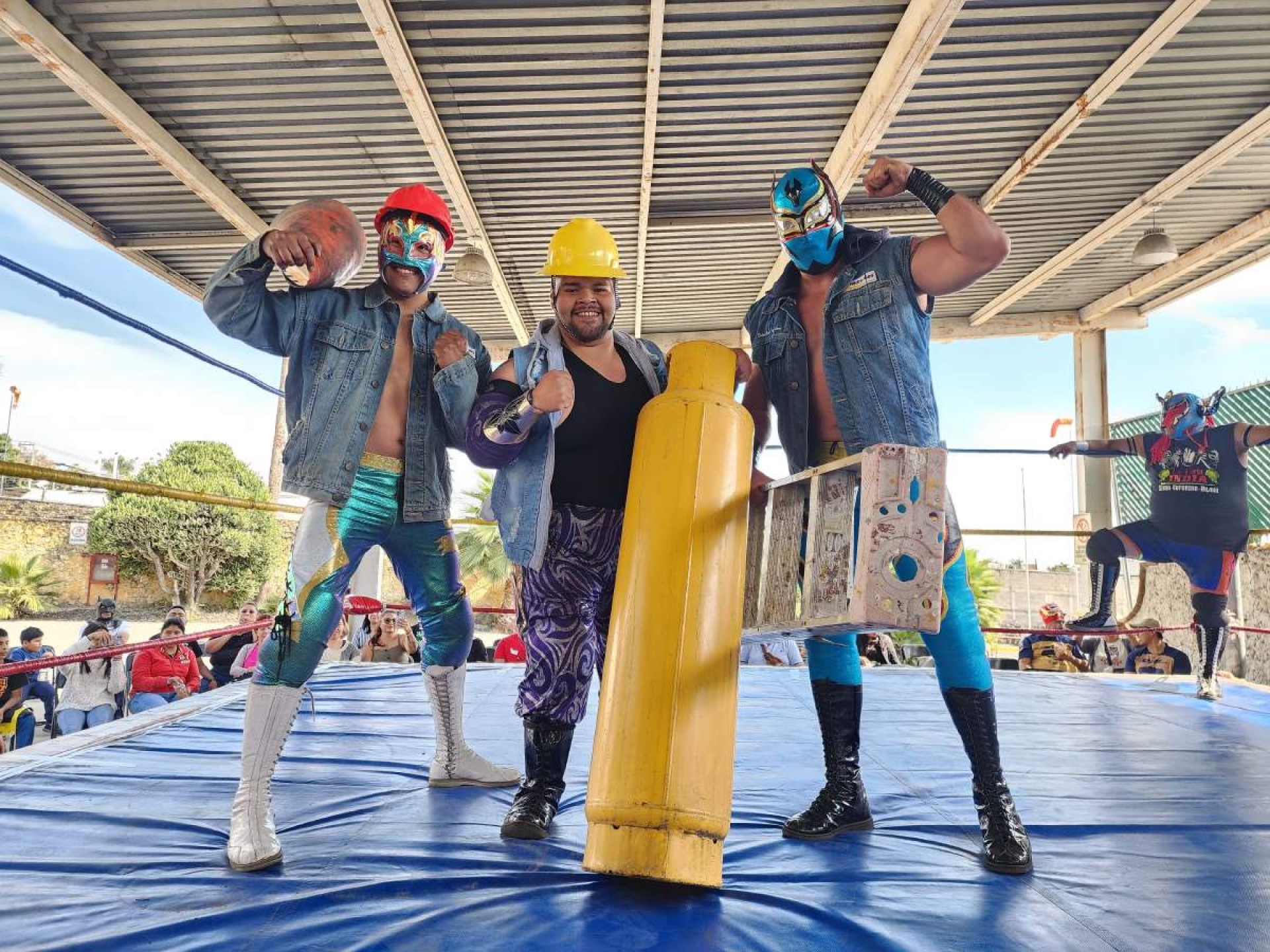 Celebran Día de Reyes con luchas