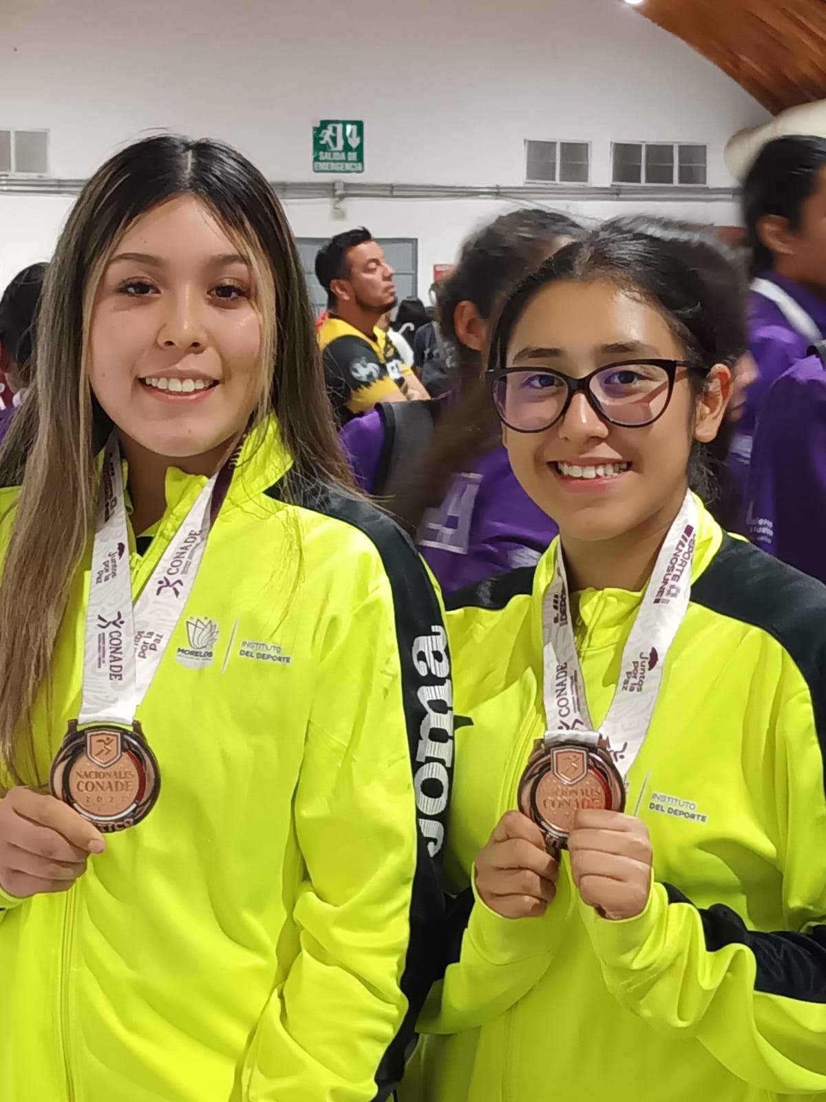 Karate regresa con tres medallas