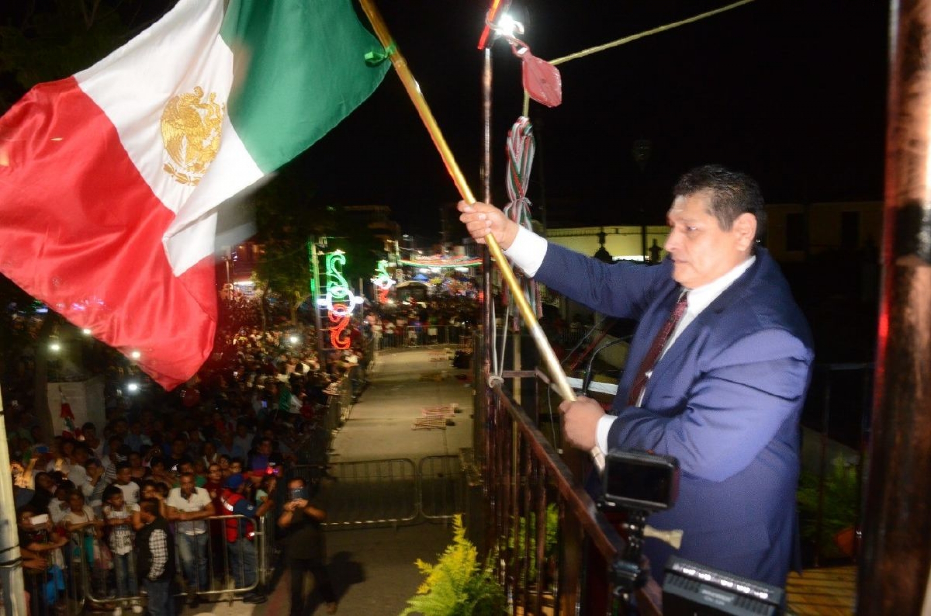 Da Jesús Corona Damián su primer “grito” de Independencia