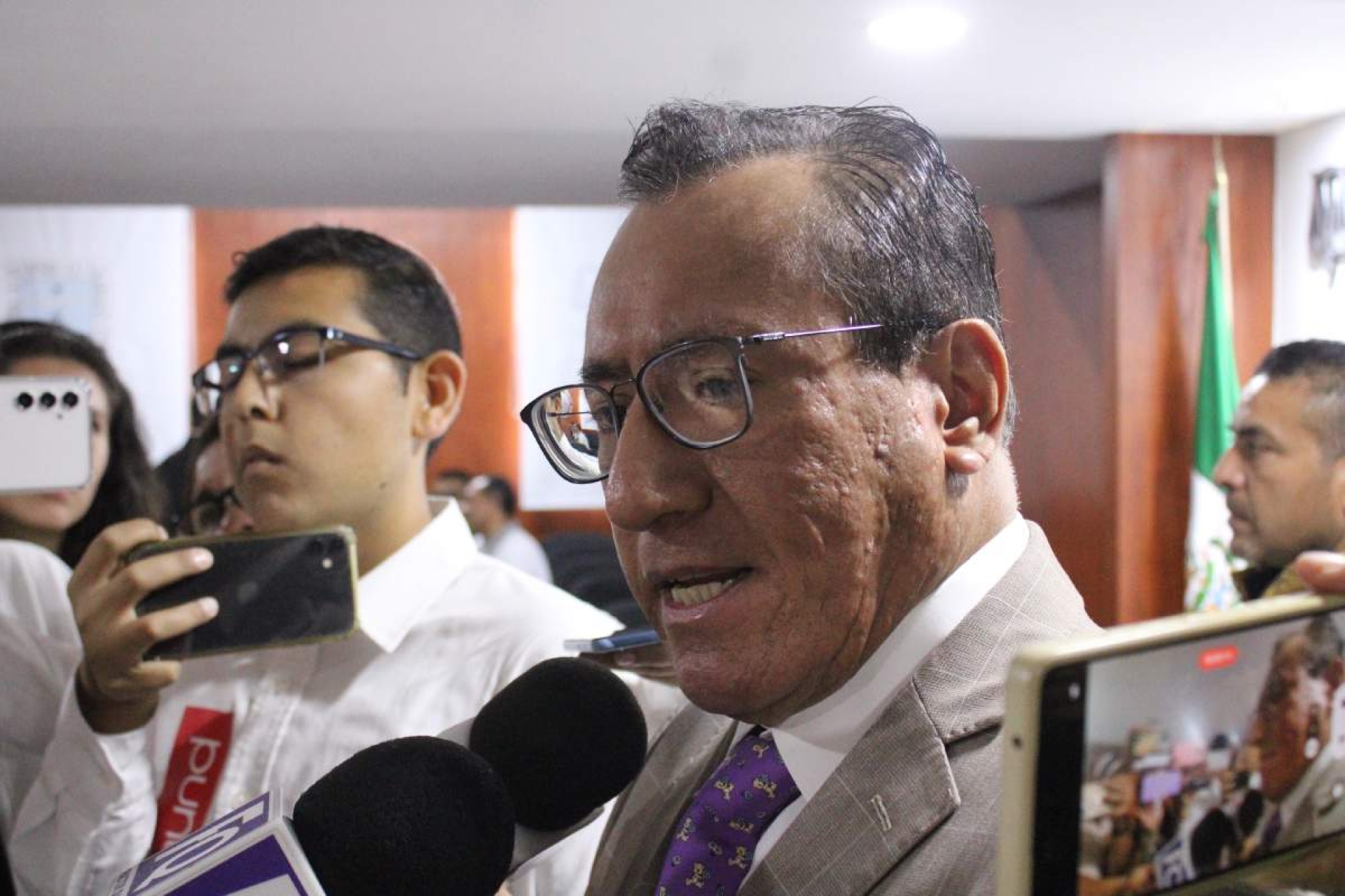 Juan Salazar se queja ante juzgado por la reducción de su dispositivo de seguridad