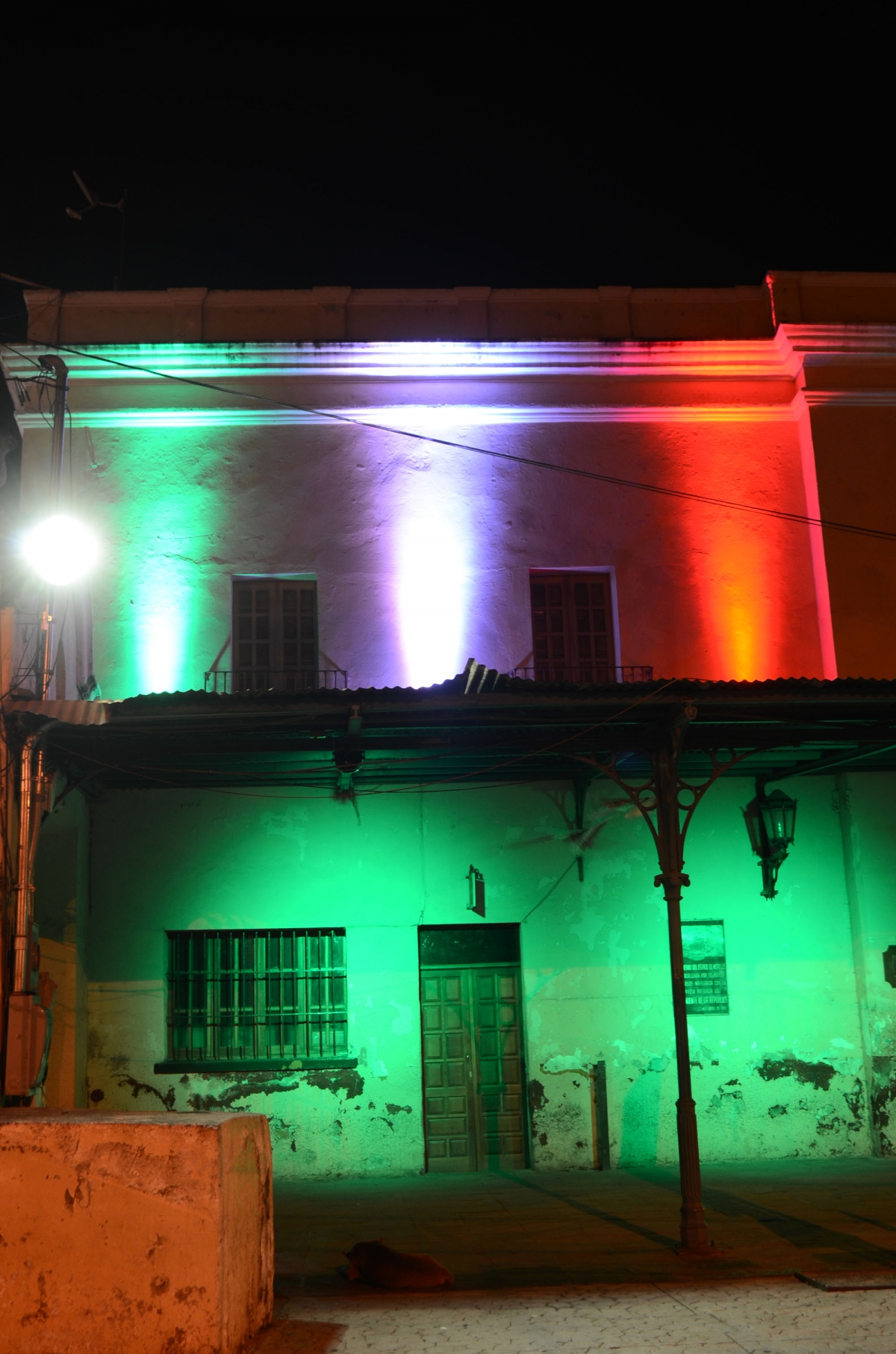 Inició  la colocación de luminarias  alusivas a las fiestas patrias en Cuautla