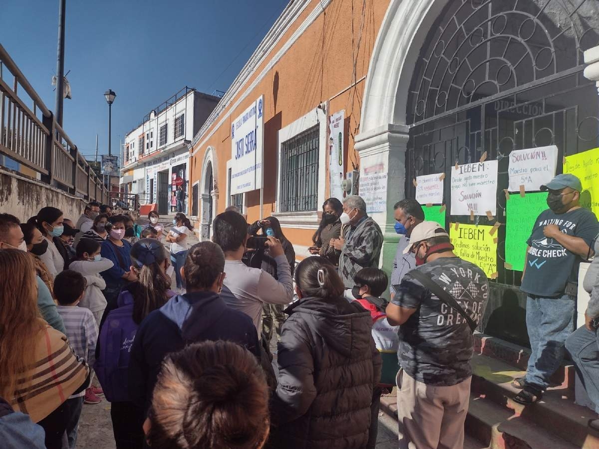 Liberan madres de familia Primaria “Justo Sierra” de Puente de Ixtla