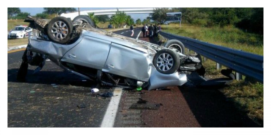 Vuelca un automóvil en la autopista México-Acapulco