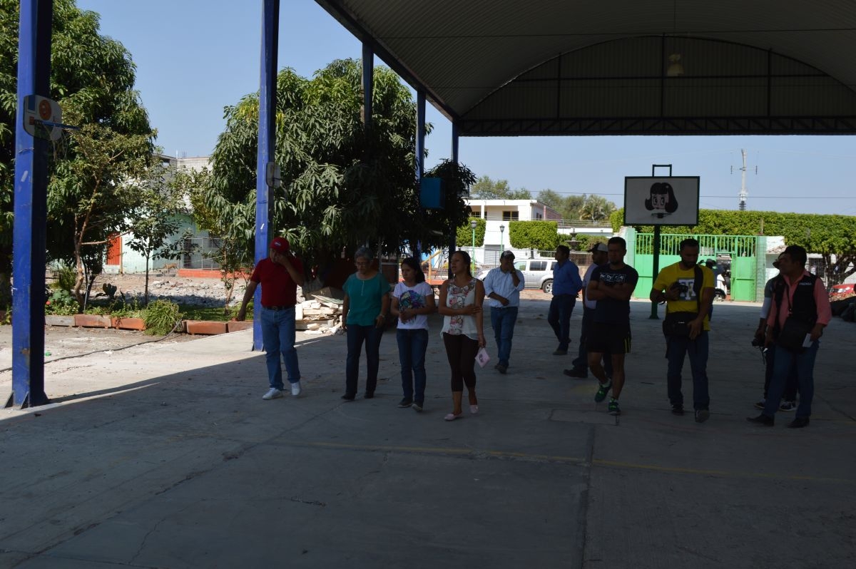 Supervisan alcalde y secretaria de Obras Públicas primaria de Jonacatepec