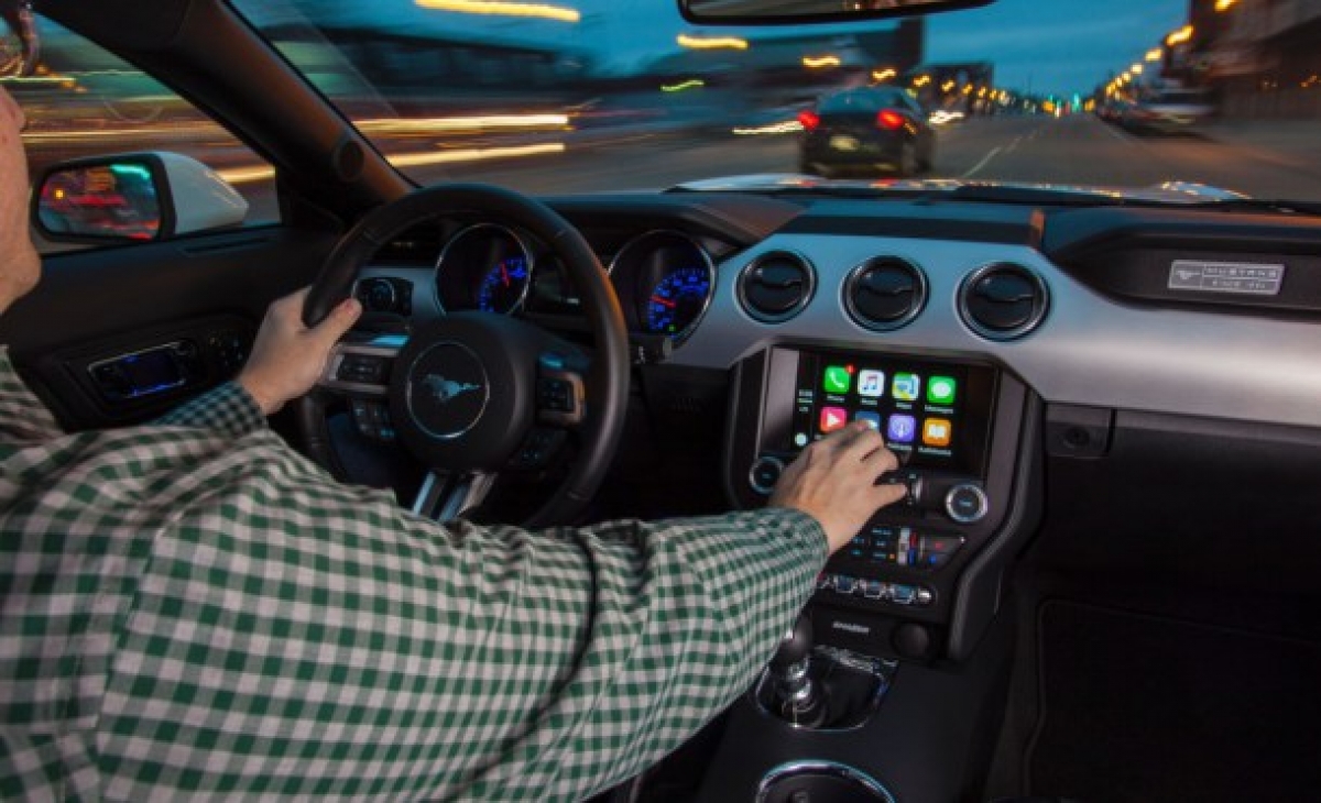 Apple Carplay y Android Auto llegarán a todos los coches Ford a partir de 2017