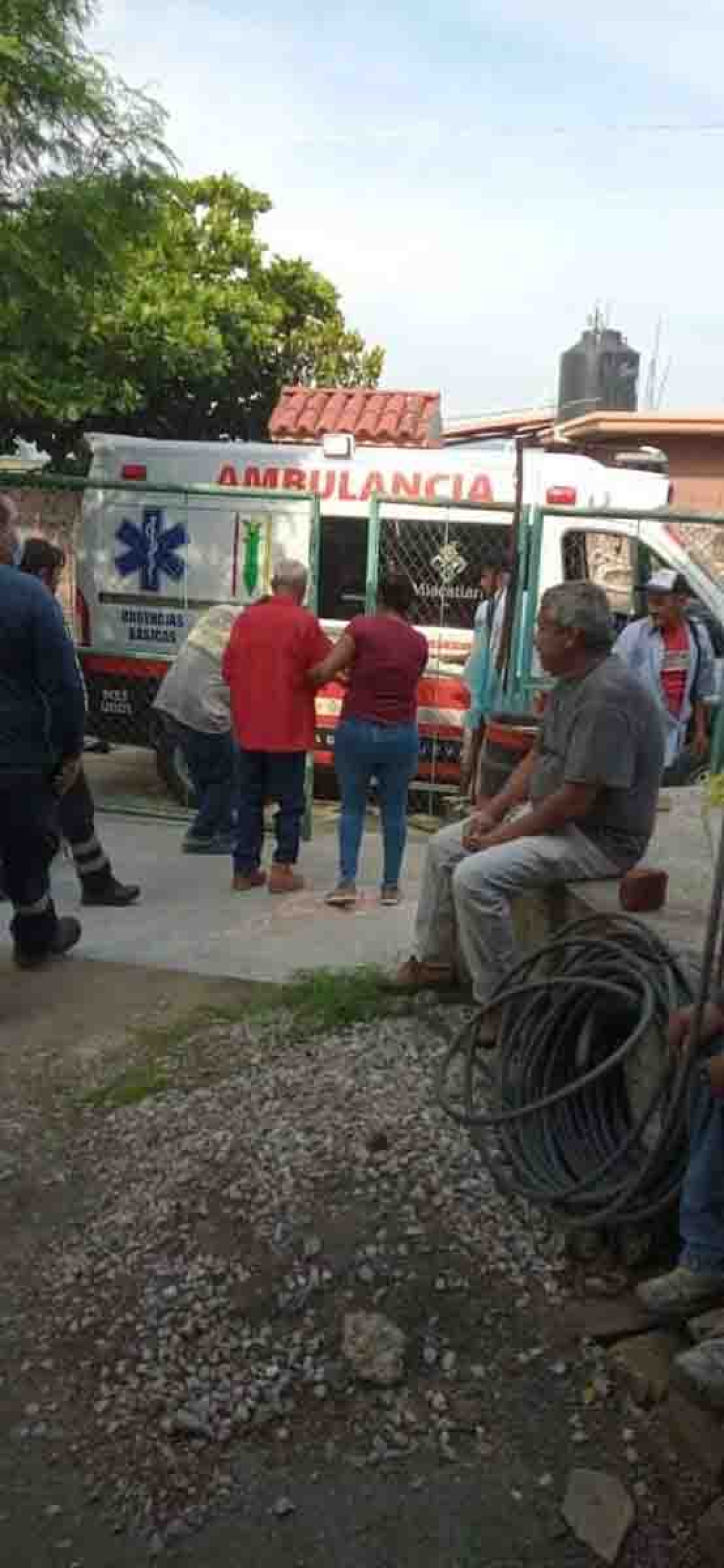 Localizan a septuagenario que se extravió en un cerro