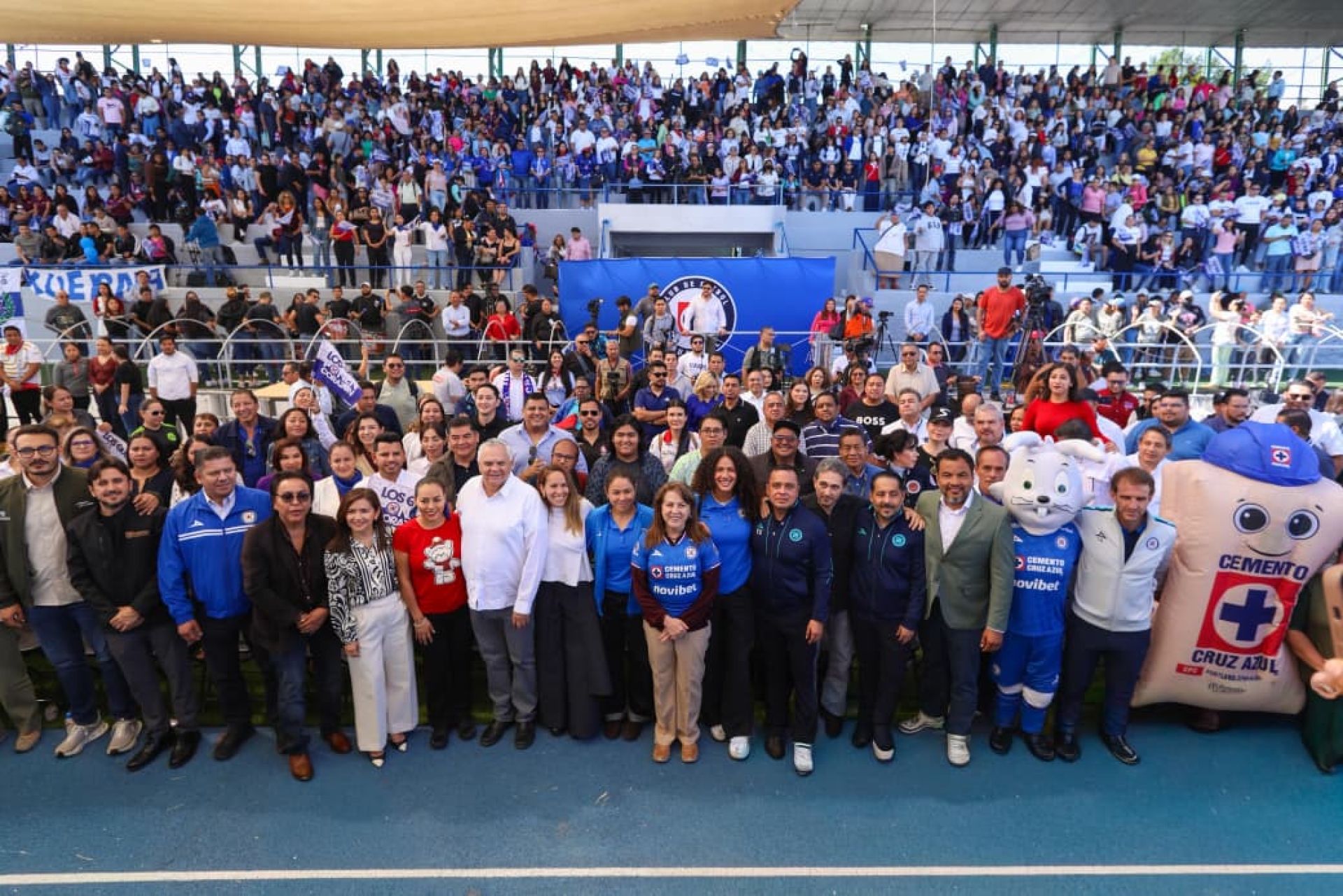 Anuncia Margarita González Saravia llegada del club de futbol Cruz Azul femenil a Morelos