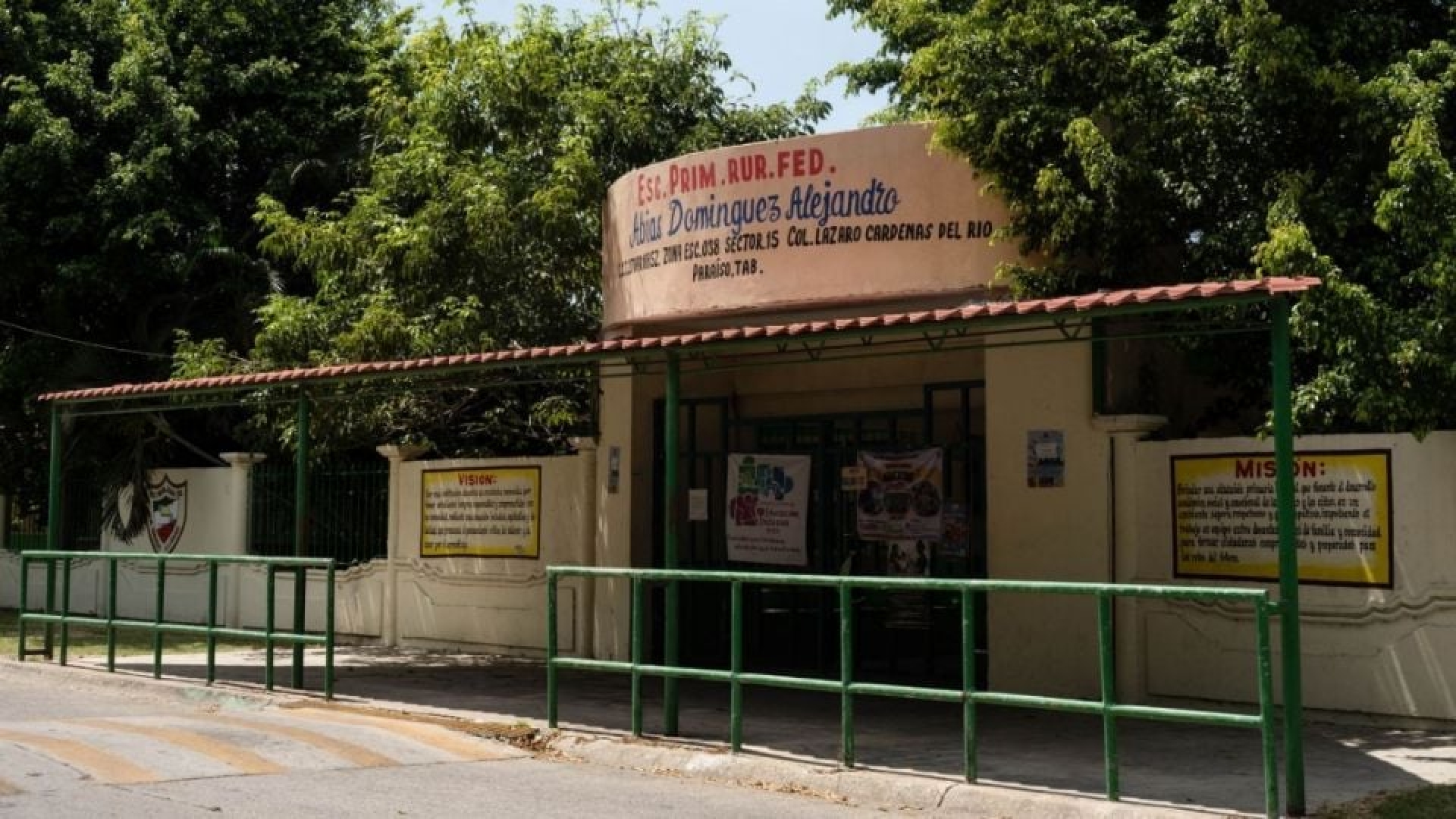 Padres de escuela cercana a Dos Bocas piden reunión por reubicación