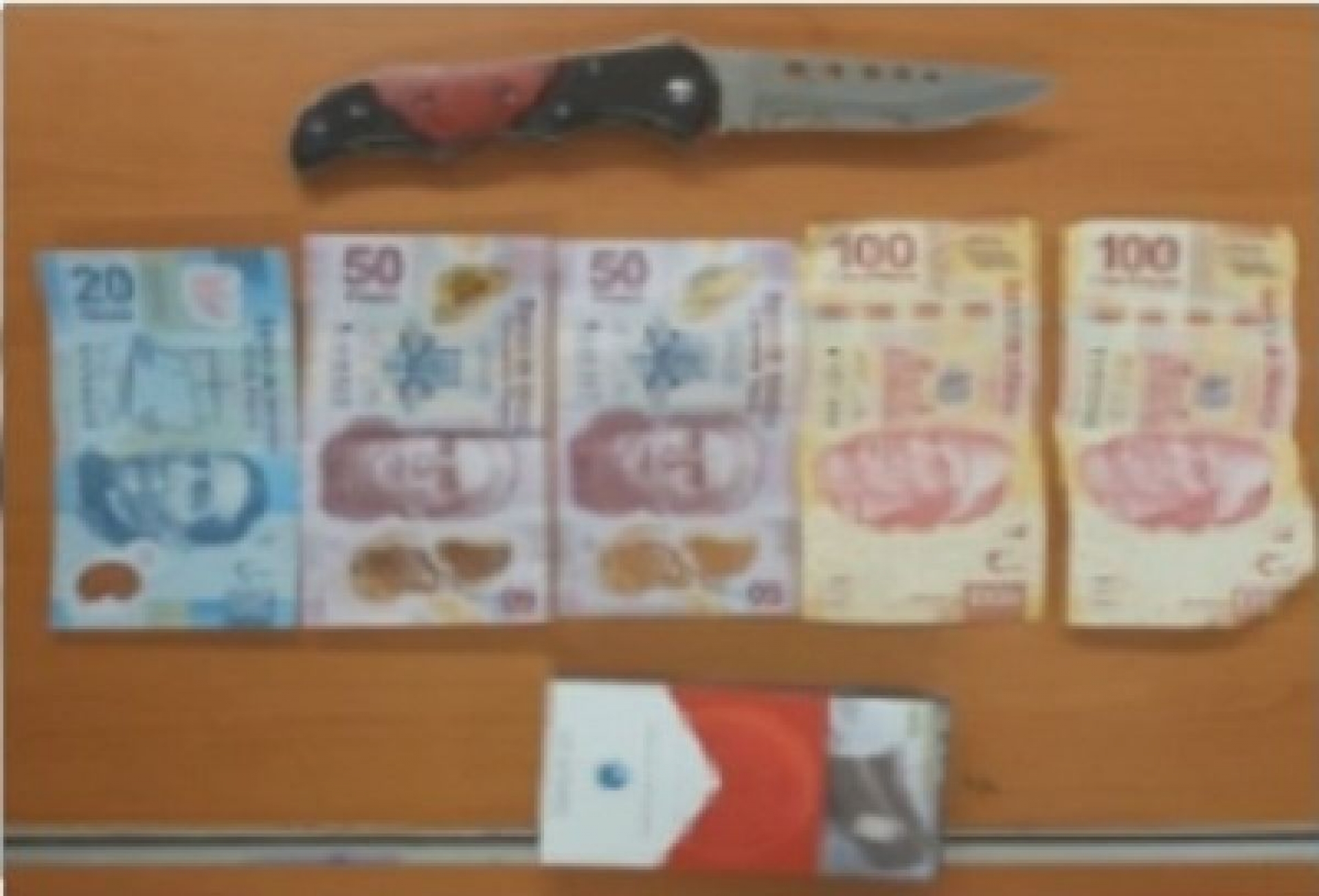 Arrestan a joven acusado de asaltar un minisúper