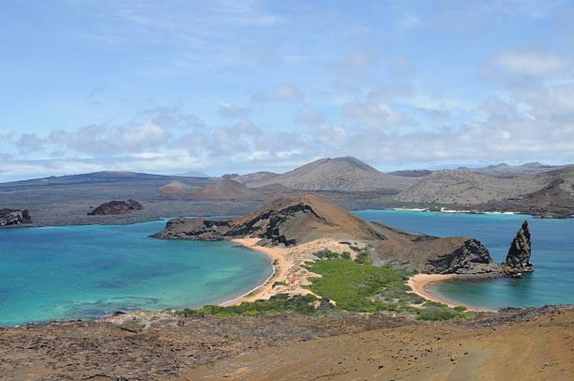 Presidente de Ecuador propone base militar extranjera en Galápagos