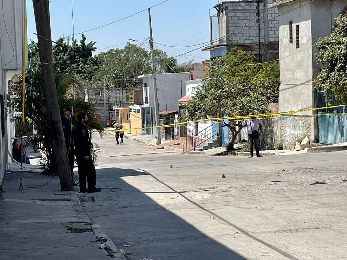 Lo atacaron a balazos al salir de su casa