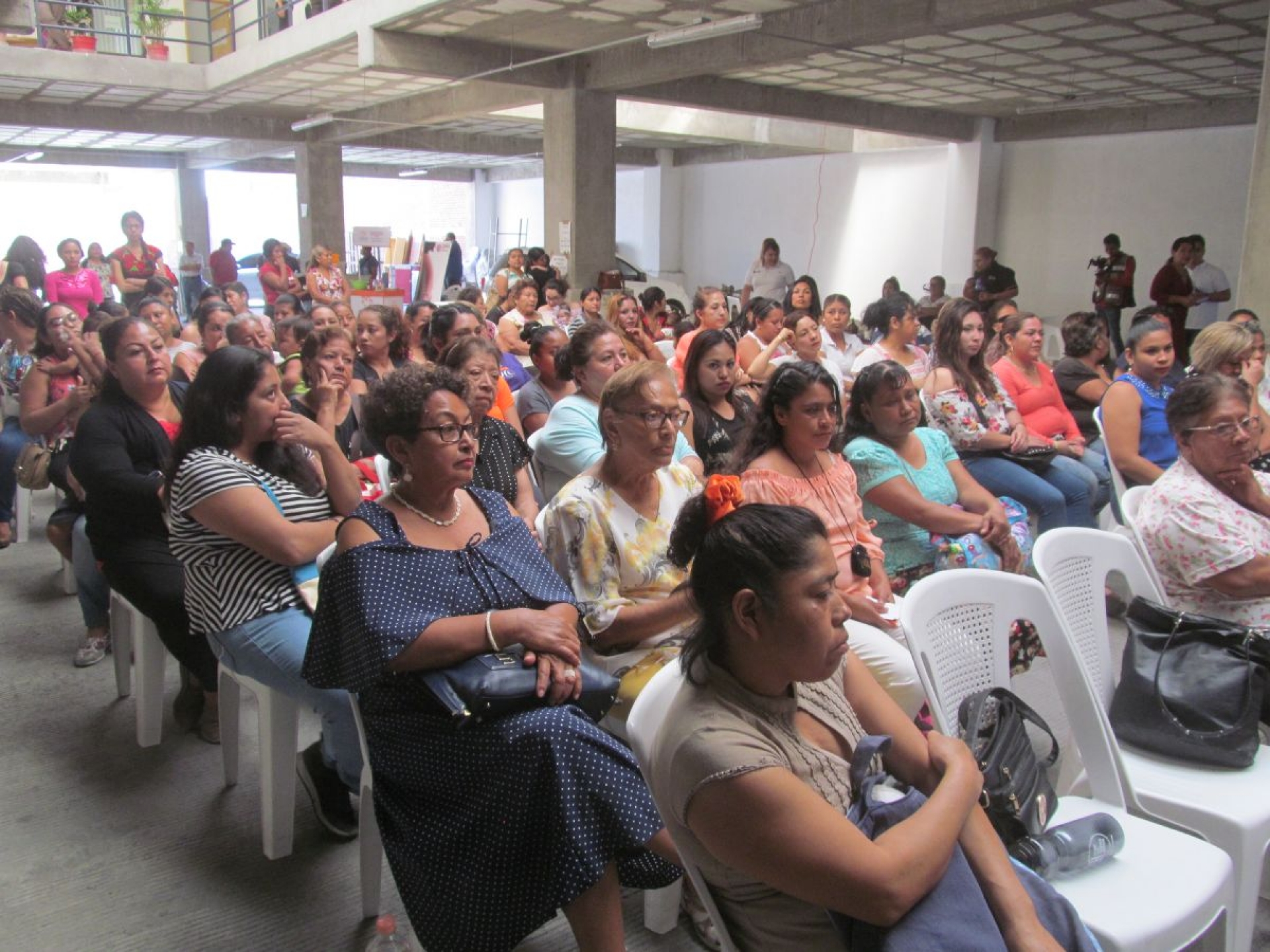 Las mujeres deben tener conciencia de lo que son y de lo que quieren: especialista