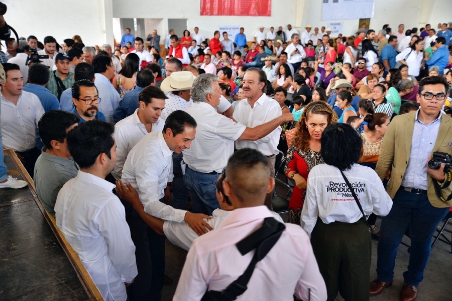 Charleston Hernández se reunió con 17 aspirantes a dirigir el PRI