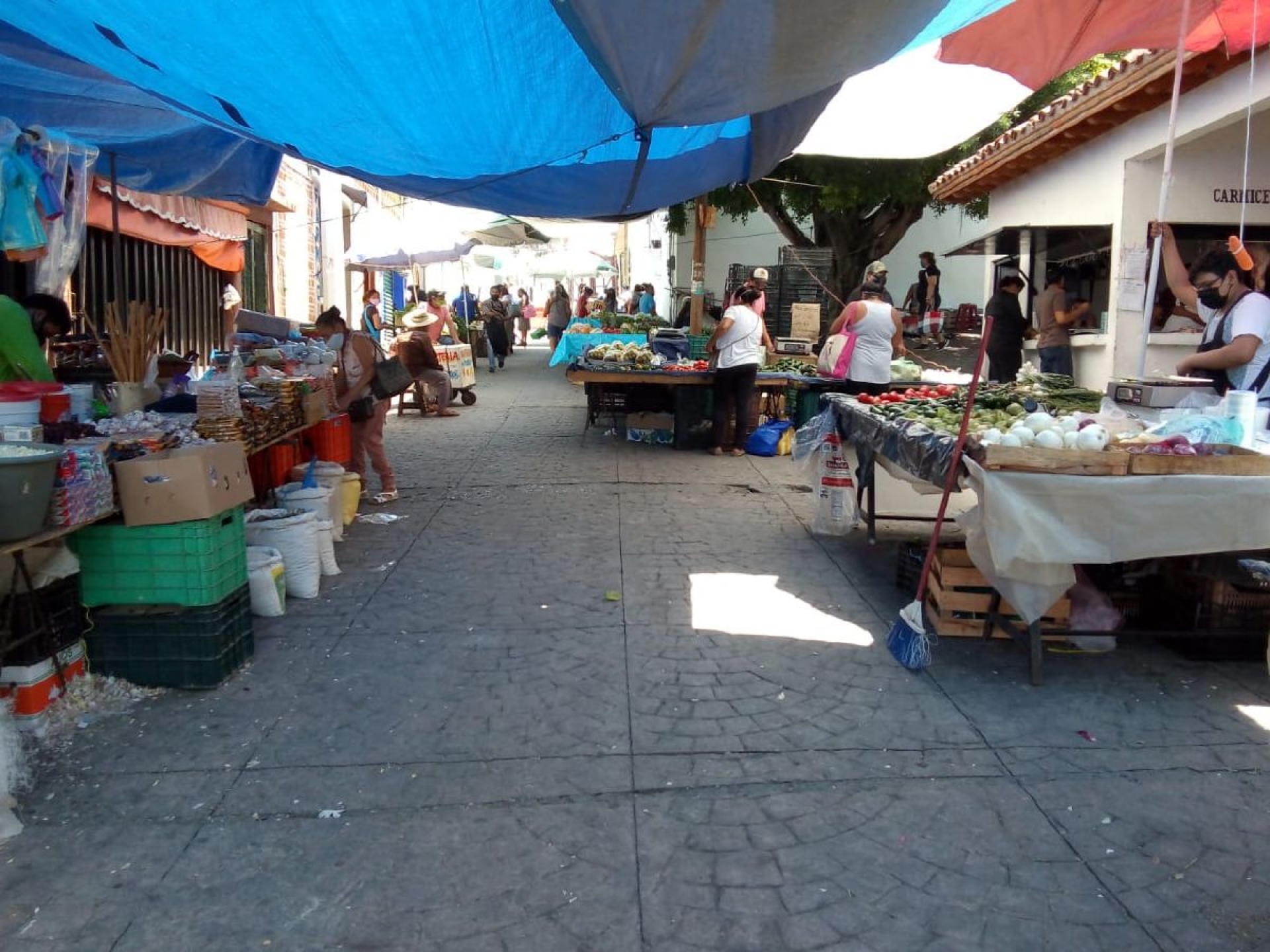Tres meses después, reinstalan tianguis de los martes de Tetecala