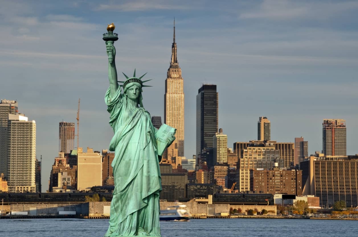 Nueva York impone vacunación obligatoria al sector privado