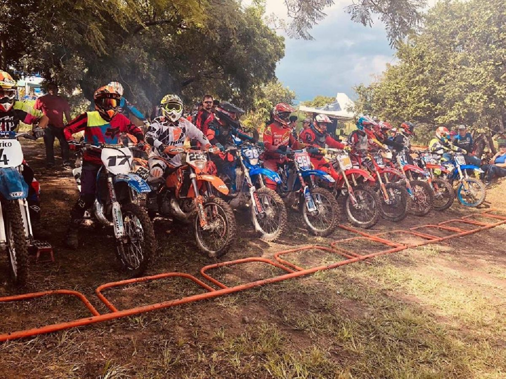 Iván Cabrera gana la octava fecha del Campeonato Regional Centro Sur Cross y Enduro