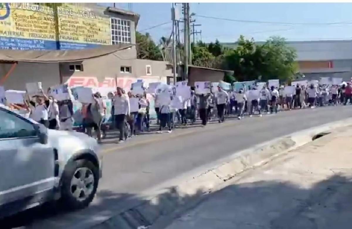 Aumentan las protestas por la desaparición de un regidor y un empleado municipal
