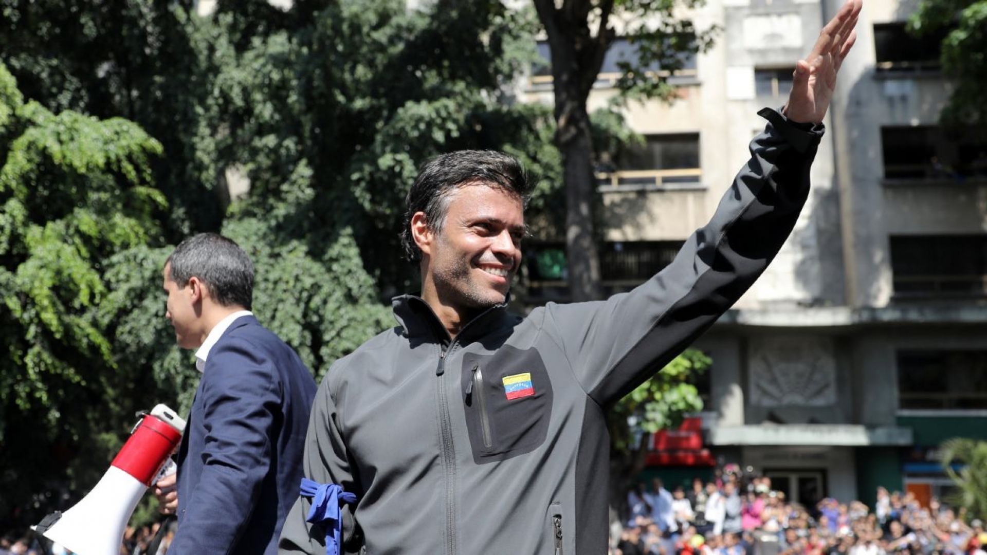 Tribunal venezolano ordena captura de Leopoldo López