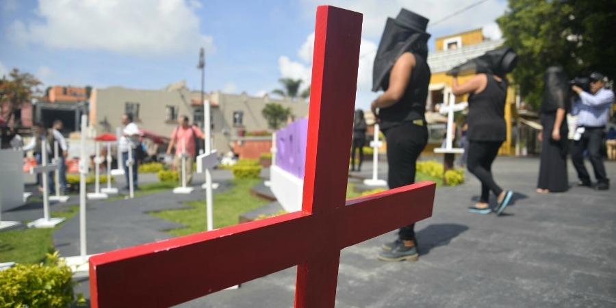 Organizan jóvenes representación contra la violencia, en el zócalo de Cuernavaca