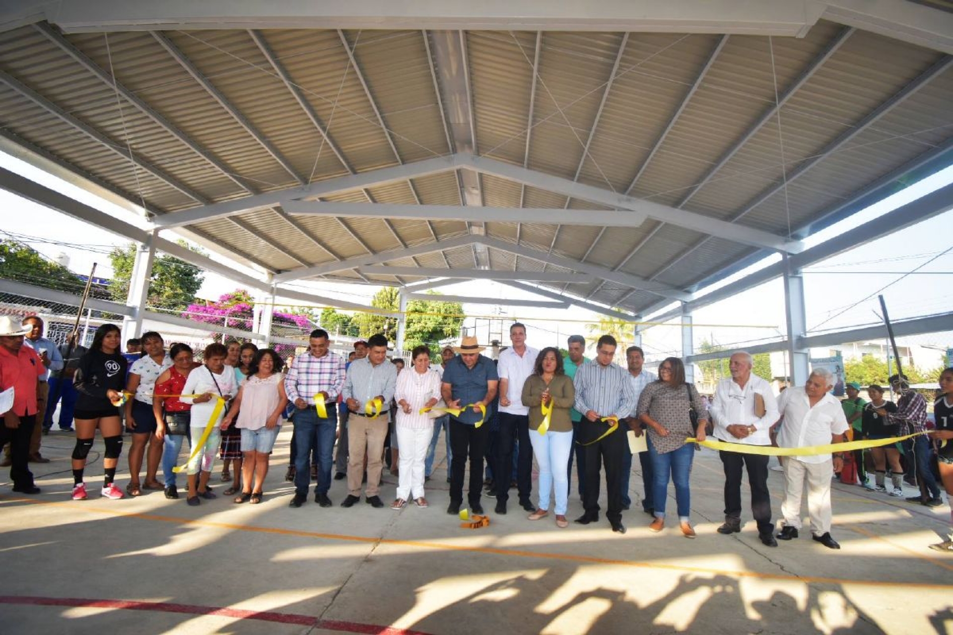 Entregan techumbre en la colonia Ignacio Manuel Altamirano de Yautepec