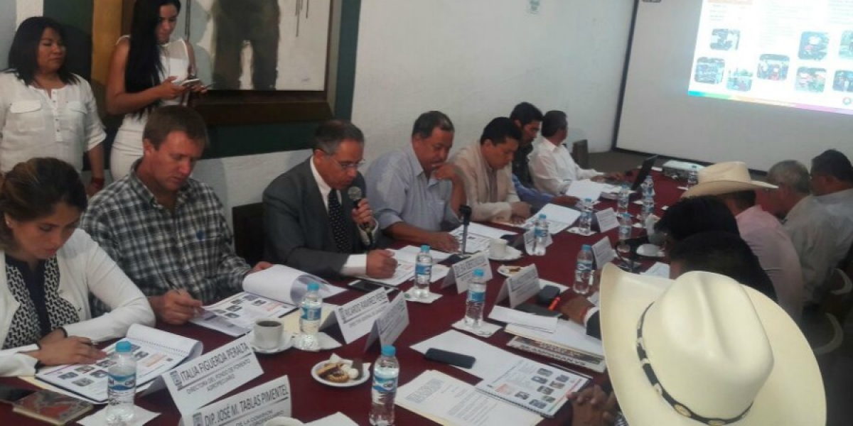 Comparece el secretario de Desarrollo Agropecuario ante diputados