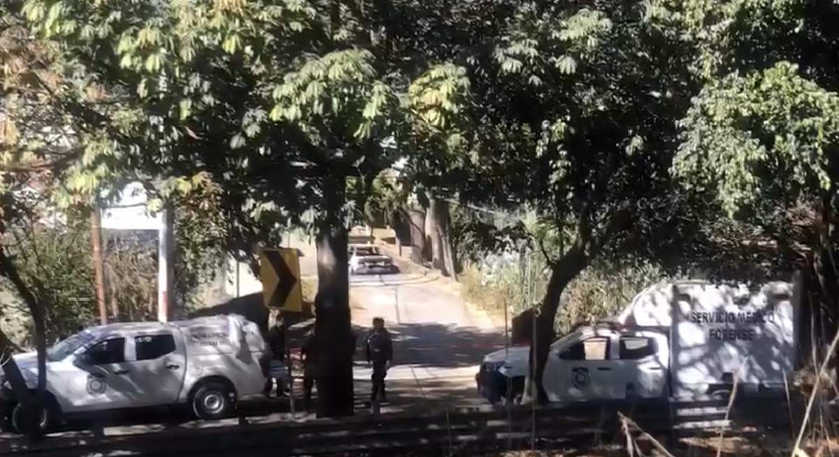 Los quemaron dentro de un auto