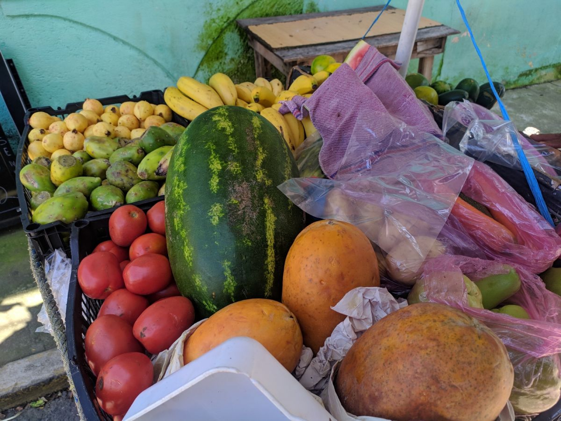 Batalla para vender fruta en las calles de Ocotepec