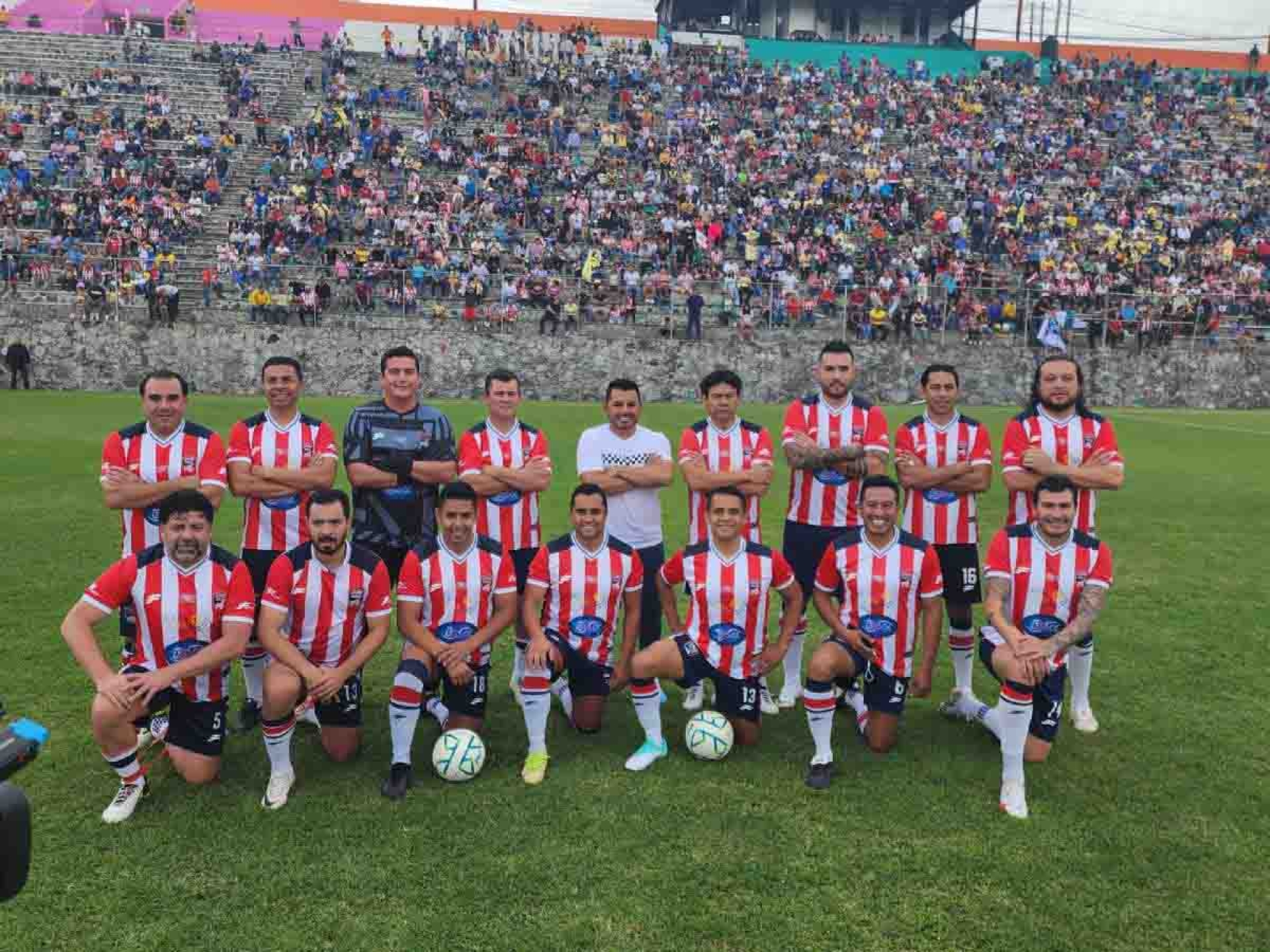 El Mariano Matamoros se pintó de rojo y blanco