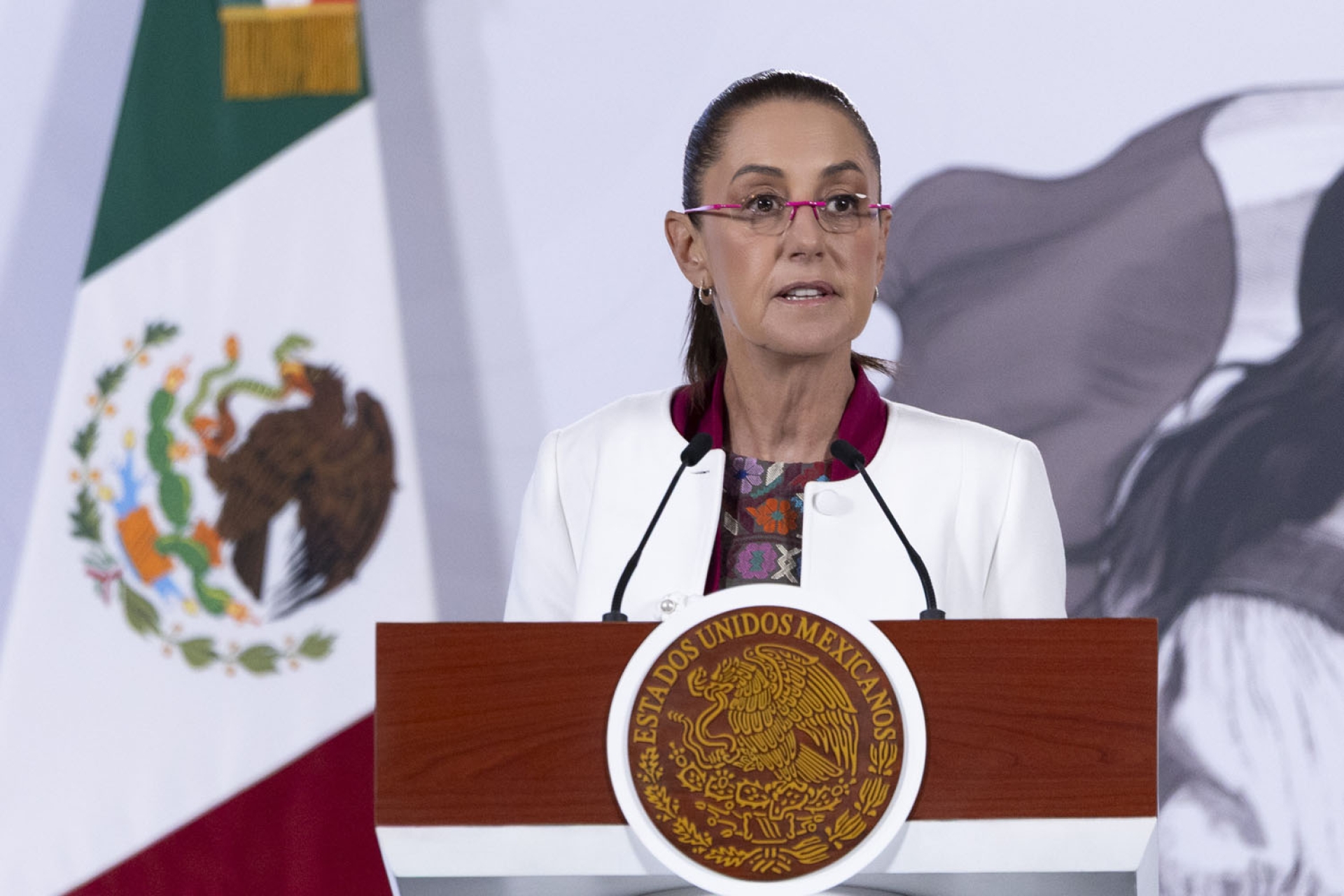 Sheinbaum reafirma postura firme de México contra intervenciones extranjeras