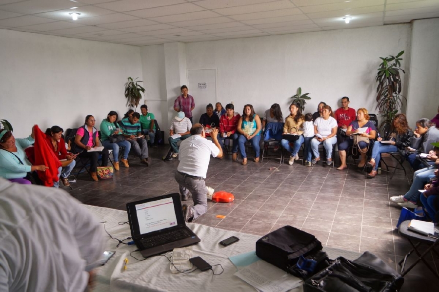 Capacitan sobre primeros auxilios a grupos de Comvives en Yecapixtla