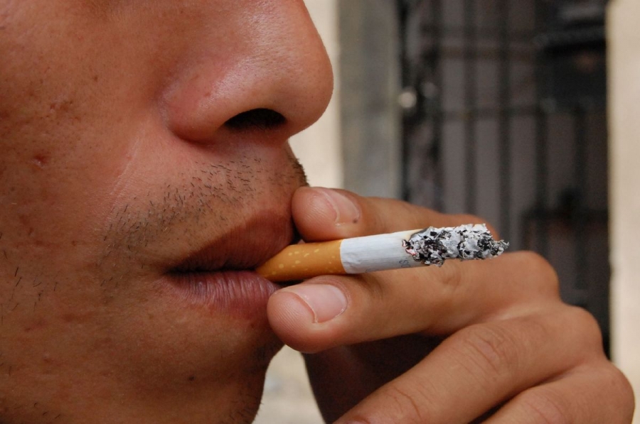 A través de mensajes de texto promueven dejar de fumar
