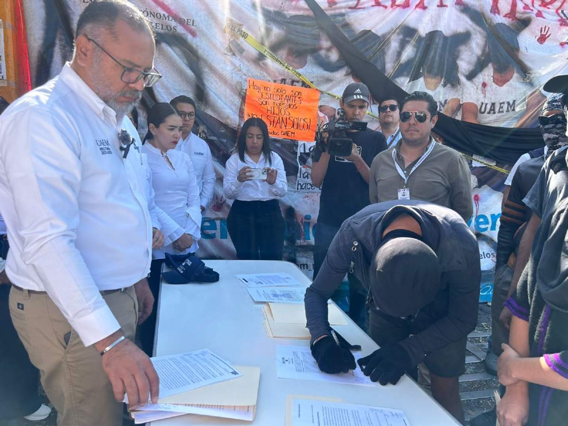 Aguardan diálogo en la UAEM
