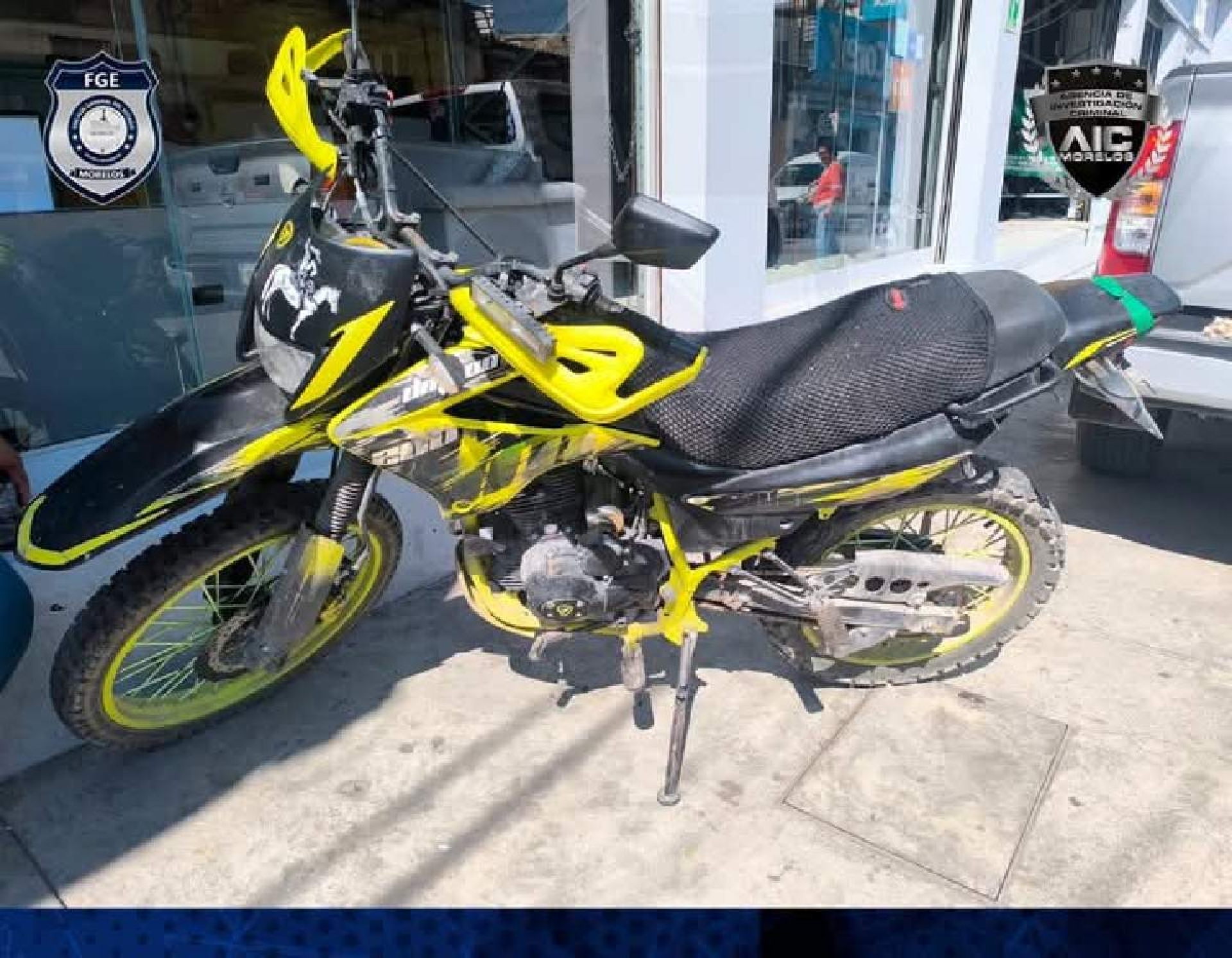 Abandonan dos motos en la zona sur