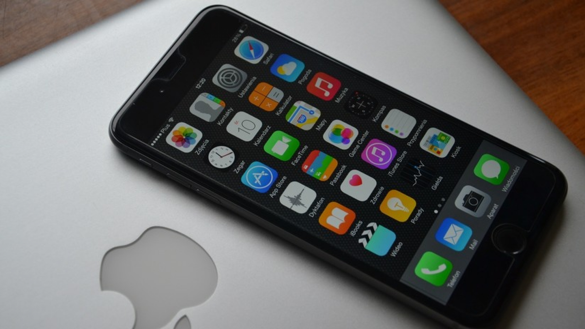 Aseguran que el iPhone recolecta tus datos personales mientras duermes