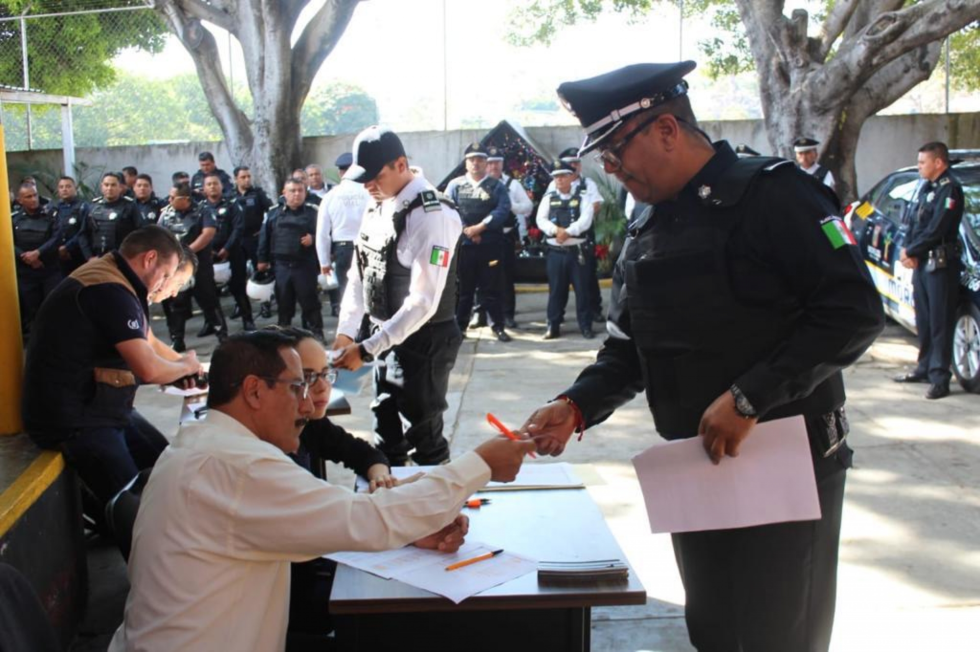 Informa CES que proceso de revisión de armamento continúa en curso