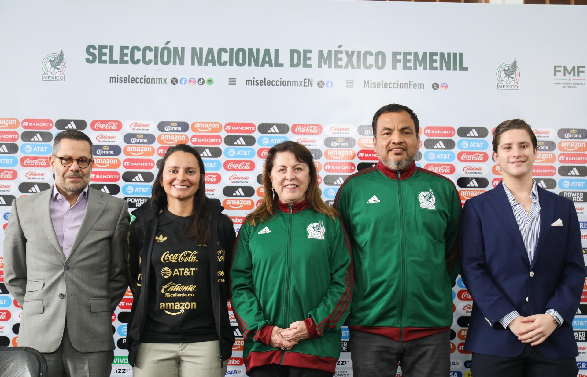 Regresa la Selección Nacional Femenil de México a 'La tierra que nos une'