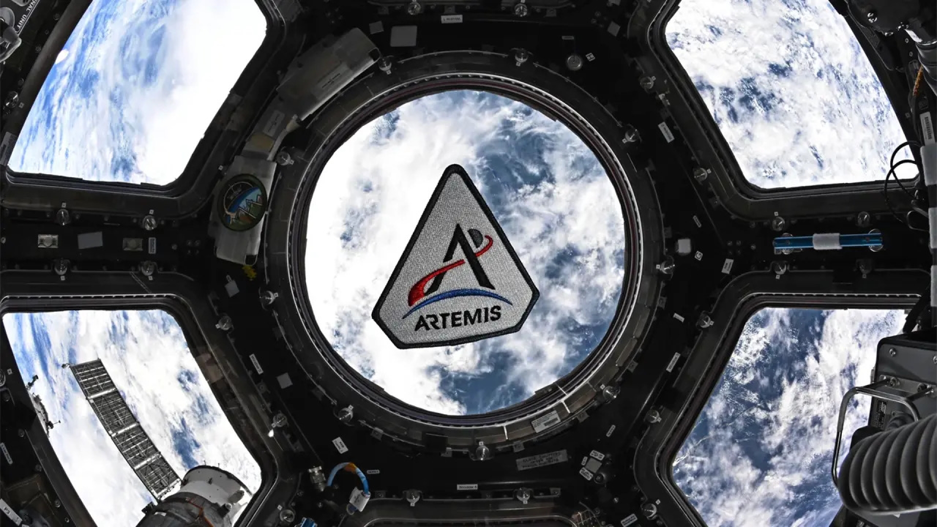 Astronautas de Artemis II alcanzan la órbita lunar